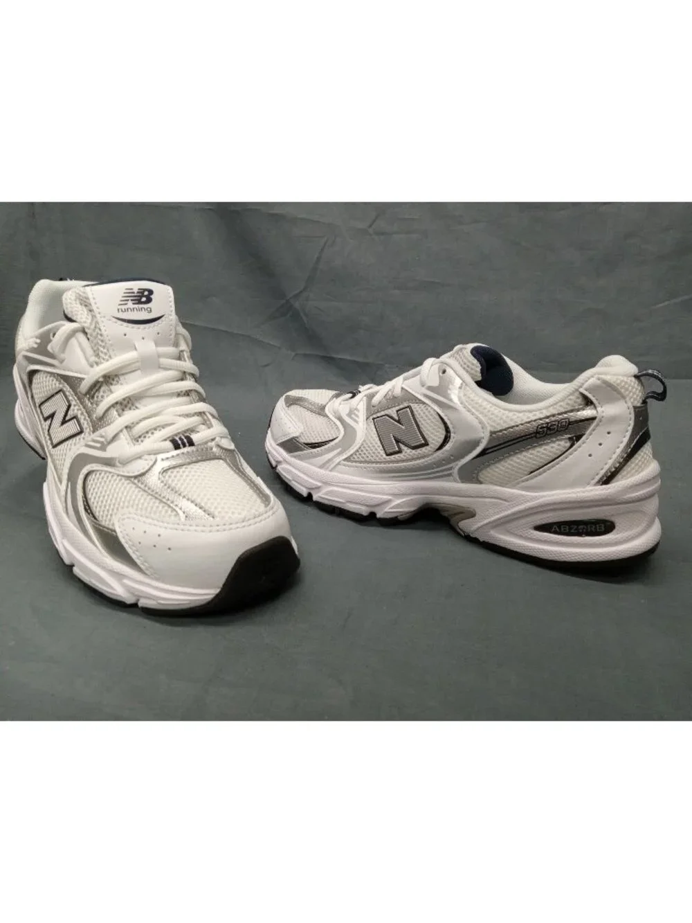New Balance 530 (GS) Sneakers GR530SB1 White Blue Boys Size 6.5 NEW IN BOX!